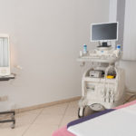 Unser Behandlungszimmer inklusive Ultraschallgerät